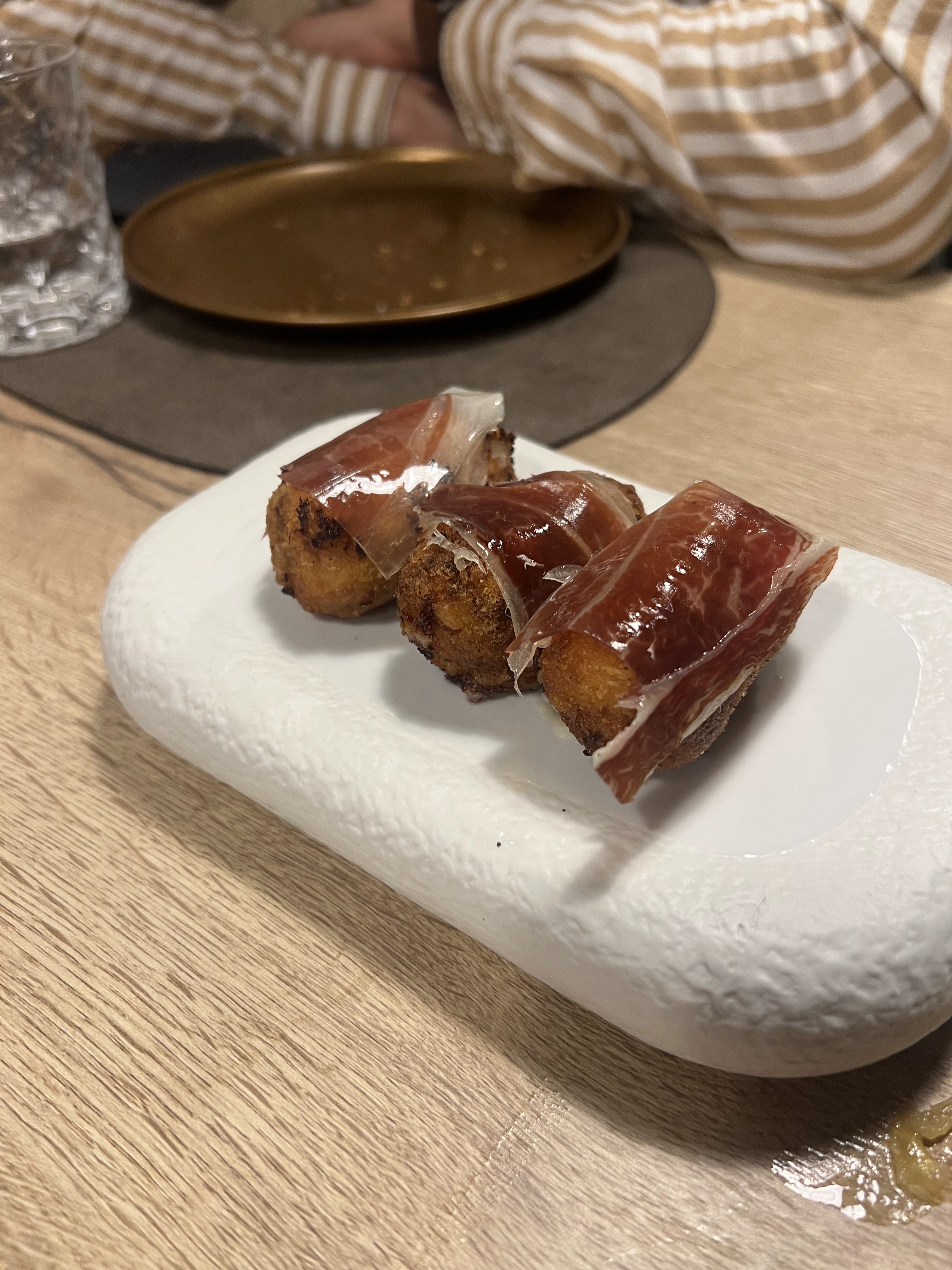 Croquetes de pernil de gla
